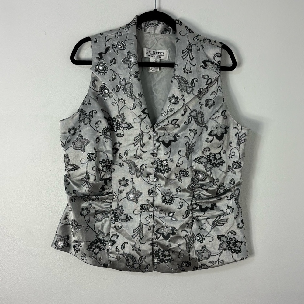 JR Nites Silver Floral Jacquard Sleeveless Blouse